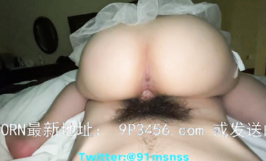 仔細看E奶小羅莉真的被我插爛了出血了，多支持有更新