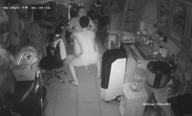 2023最新流出黑客 破解家庭攝像頭偷拍啪啪合集 小哥站著無套搞媳婦逼逼精液流了一地 (17)