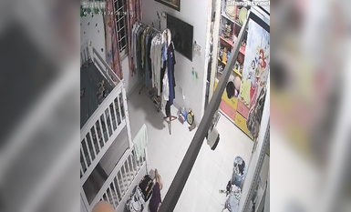 私房最新流出2023 黑客破解攝像頭偷拍 多場合家庭宿舍廁所更衣洗澡 (23)