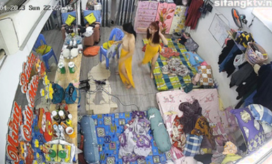 私房最新流出2023 黑客破解攝像頭偷拍 多場合家庭宿舍廁所更衣洗澡 (1)