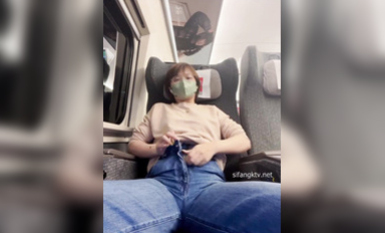 推特上海乾練短發氣質美女姐姐【未央】收費群福利~騷婊無時無刻不在放騷~紫薇噴水露出百合超級帶感 (3)