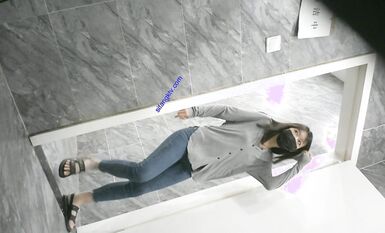 七月最新流出私房大神隔牆有眼 原創廁拍 (6)