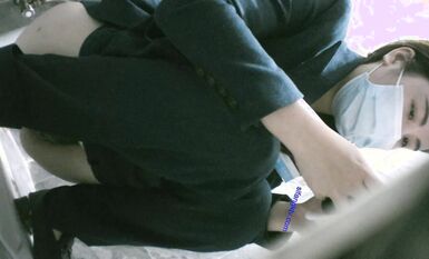 八月最新私房大神 隔牆有眼 原創廁拍 饅頭肥穴勾魂黑絲透明內褲 (7)