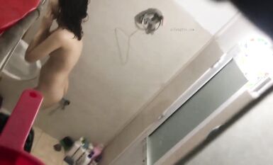 大眾澡堂民宅公寓出租房衛生間浴室各種極限操作現場實拍多位妹子洗香香基本都是亮點 (29)