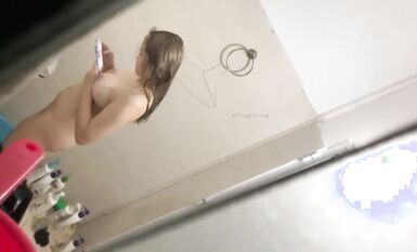 大眾澡堂民宅公寓出租房衛生間浴室各種極限操作現場實拍多位妹子洗香香基本都是亮點 (29)