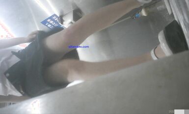 8月私房最新流出廁拍大神 潛入師范大學附近公共廁所偷拍青春靚麗的學妹噓噓第四期0034-黑短裙領帶