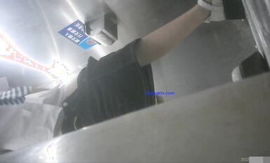 8月私房最新流出廁拍大神 潛入師范大學附近公共廁所偷拍青春靚麗的學妹噓噓第四期0034-黑短裙領帶