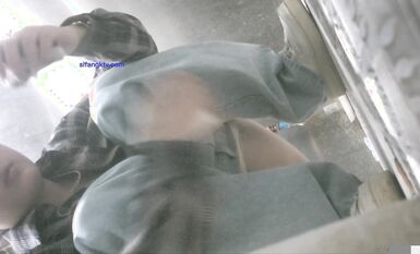 8月私房最新流出廁拍大神 潛入師范大學附近公共廁所偷拍青春靚麗的學妹噓噓第四期0040-格子衫眼鏡妹