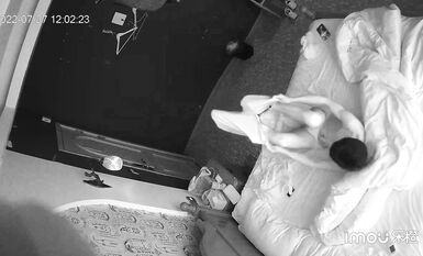 最新流出 樂橙酒店偷拍新台上架-激情男女2天狂做6次 (1)