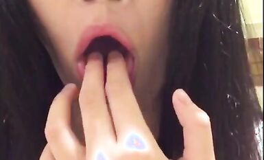 人前高冷私下極度反差大奶肥臀露臉妹【瑩瑩】與炮友造愛自拍視圖流出~邊呻吟邊說騷話 (4)