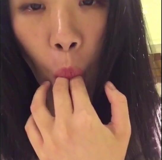 人前高冷私下極度反差大奶肥臀露臉妹【瑩瑩】與炮友造愛自拍視圖流出~邊呻吟邊說騷話 (4)