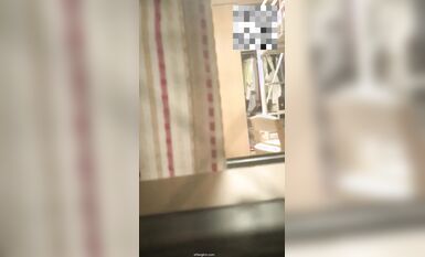 私房流出 精品推薦 五月新流出長期偷拍女生宿舍各種嫩妹 (1)