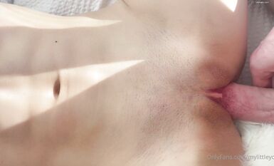 一字馬又馬甲線的舞蹈練習生yoxi 下海，解鎖一字馬姿勢做愛太溜了，蘿莉和御姐的結合體，天然粉逼太緊了 要輕輕地插進去 (5)