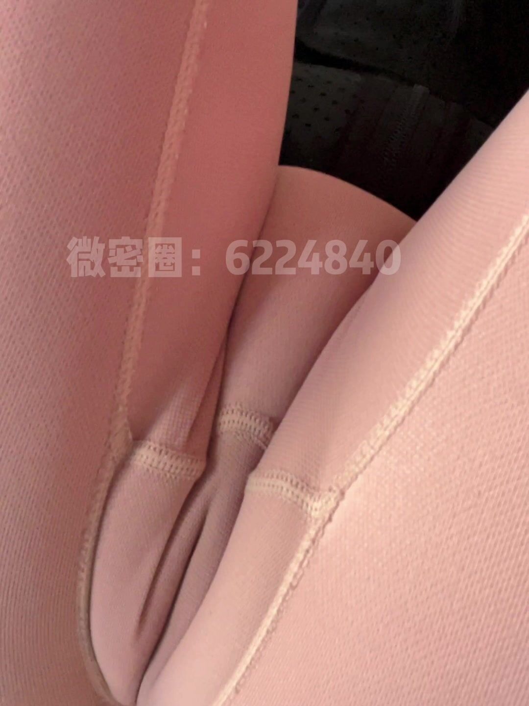 超美尤物『小王同學』微密圈七月份最新肥臀巨乳黑絲甄選 動一下B濤洶涌  (6)