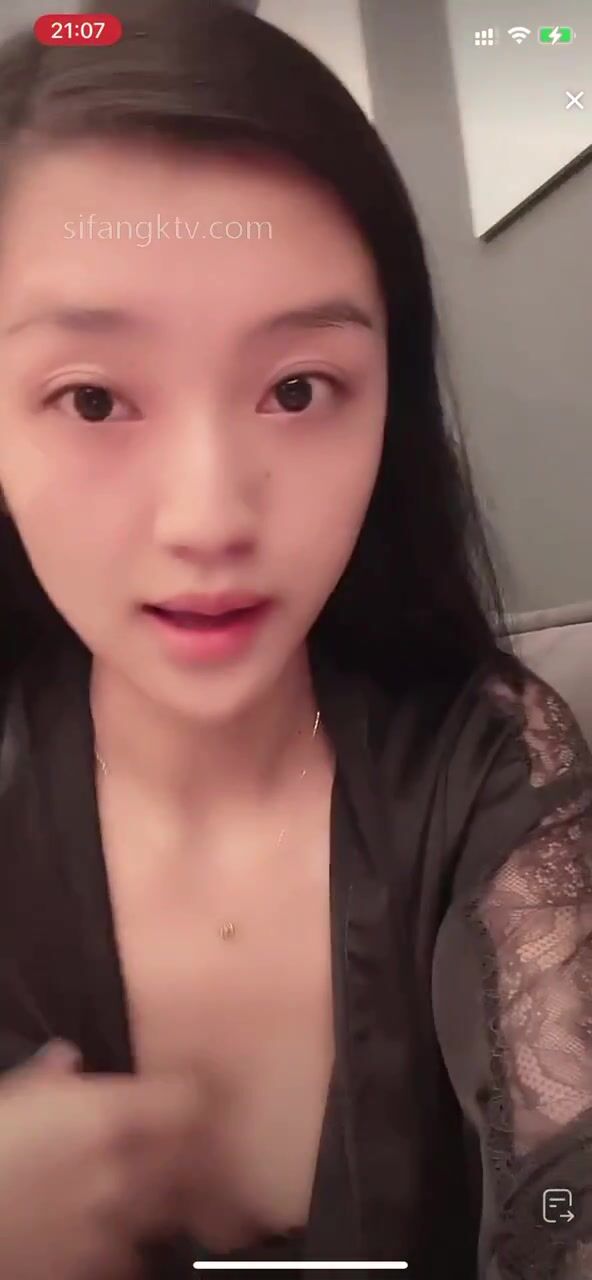 重磅 抖音直播技術性走光 熱舞 露底 美女雲集 (111)