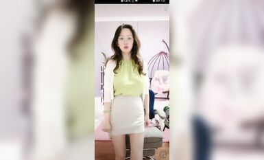 重磅 抖音直播技術性走光 熱舞 露底 美女雲集 (17)