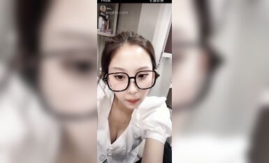 重磅 抖音直播技術性走光 熱舞 露底 美女雲集 (25)