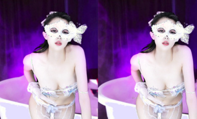 終於露了！萬元定製網易CC星秀代言人極品女皇後【白妖妖】很多人想要的最大尺度騷舞露逼道具紫薇炸裂 (4)