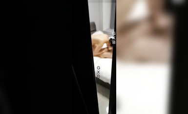 《極品反差淫妻泄密》真實騷妻居家轟趴無套內射刷鍋第一人！推特頂級綠帽奴GXB私拍調教啪啪3P美臀粉屄真不錯完結2 (43)