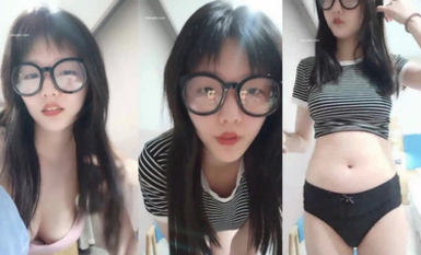 眼鏡清純嫩妹 小小新人一枚 (1)