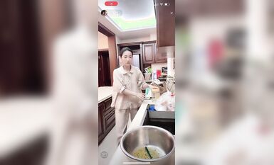 重磅 抖音直播技術性走光 熱舞 露底 美女雲集 (323)