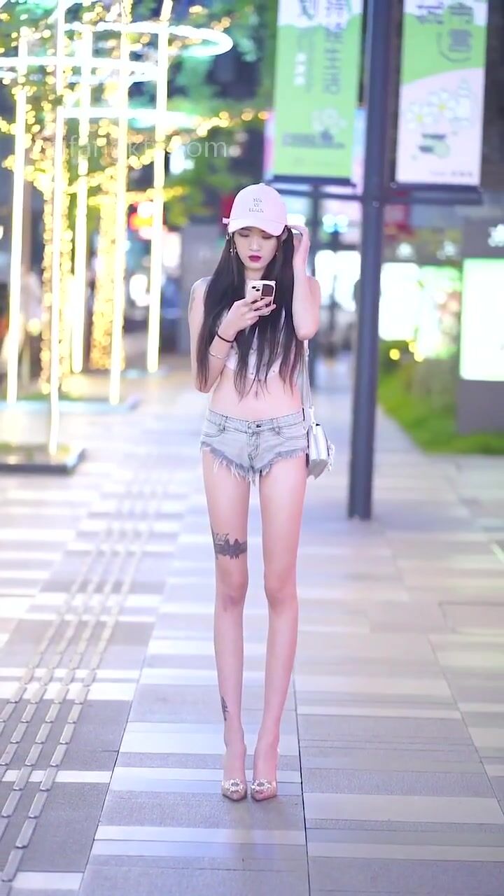 重磅 抖音直播技術性走光 熱舞 露底 美女雲集 (41)