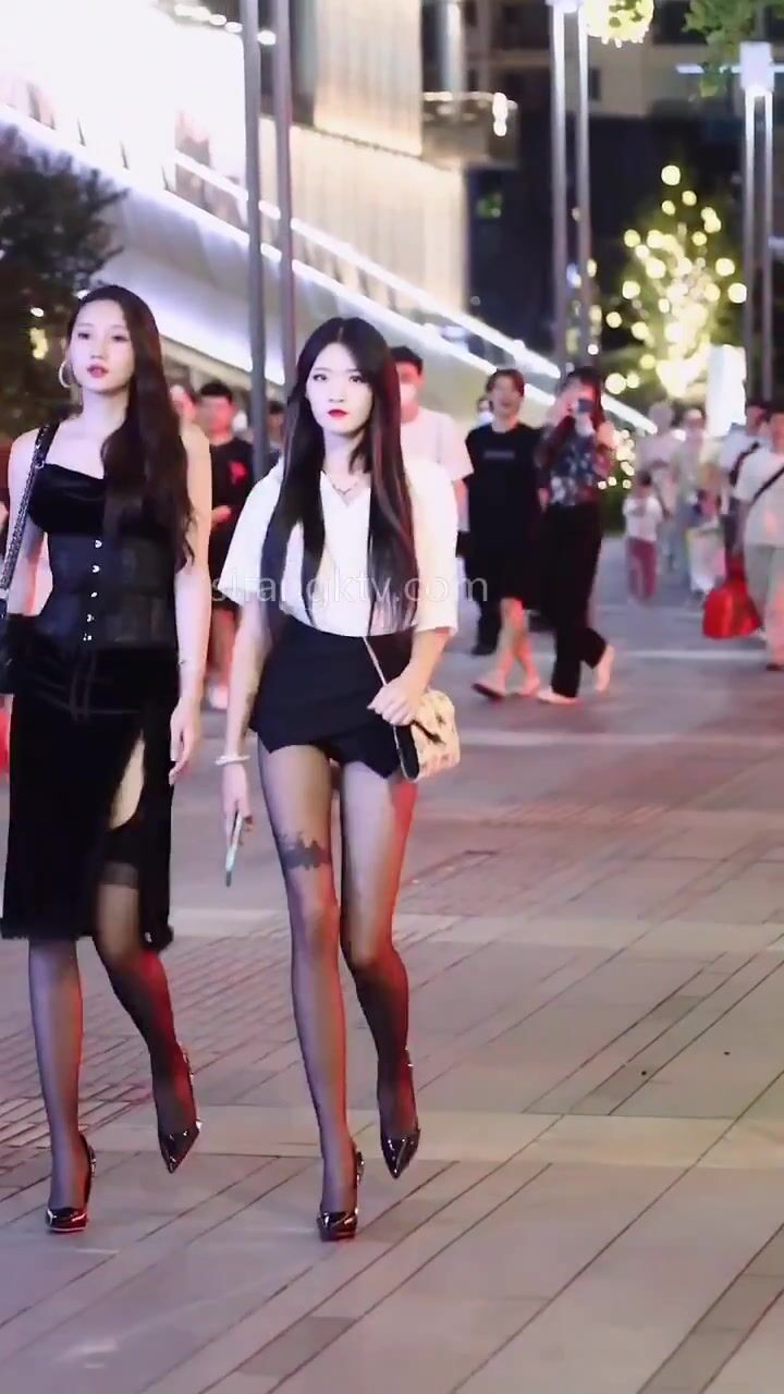 重磅 抖音直播技術性走光 熱舞 露底 美女雲集 (47)