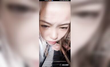 重磅 抖音直播技術性走光 熱舞 露底 美女雲集 (7)