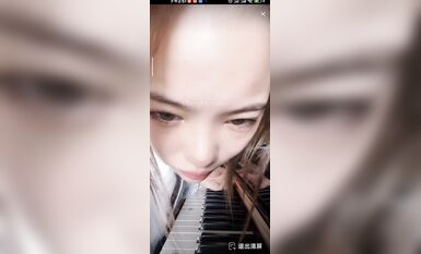 重磅 抖音直播技術性走光 熱舞 露底 美女雲集 (7)