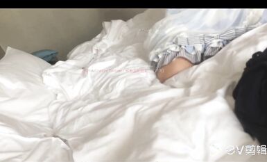 『印象足拍』極品流出 JK女孩➕LO裙➕口交➕足交➕啪啪➕內射 多角度拍攝 (1)