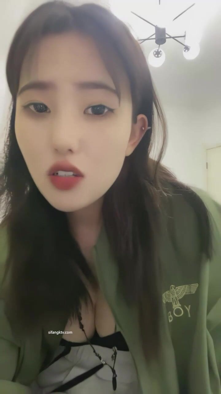 【雙女】【愛小琦】合集，高顏值小姐姐與閨蜜大尺度淫樂 (1)