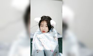 【一隻可愛的小蘿莉】最最最可愛，捨不得，啪啪大秀 長相酷似抖音千萬粉絲大V王大毛呀 (3)