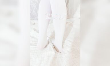 極品網紅美少女嫩妹草莓味的奈奈兔罕露臉高價24套-NO.019 第4季 21.02.24 水手服 (2)