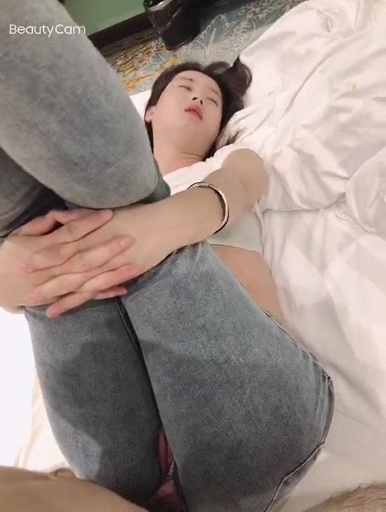 稚嫩漂亮嫩妹『清純女友』漂亮妹子口技非常棒 多套情趣內衣各種肆意爆操嫩逼 高清 (21)