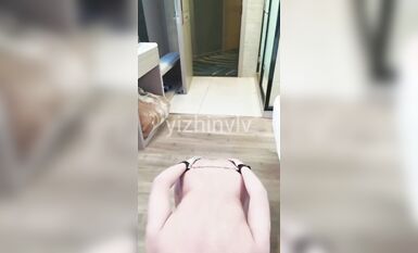 推特24萬粉騷貨『大婊姐』私密群淫語群P私拍 網紅美乳各種劇情啪啪 真人實戰 高清 (18)