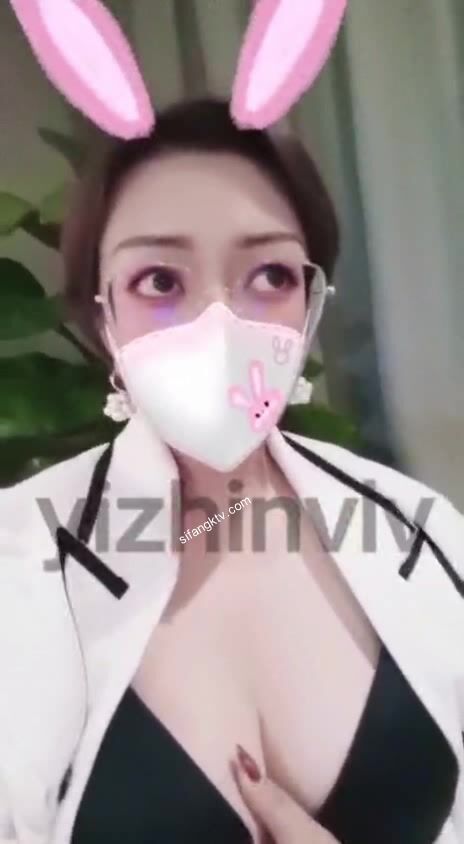 推特24萬粉騷貨『大婊姐』私密群淫語群P私拍 網紅美乳各種劇情啪啪 真人實戰 高清 (20)