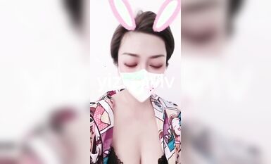 推特24萬粉騷貨『大婊姐』私密群淫語群P私拍 網紅美乳各種劇情啪啪 真人實戰 高清 (1)