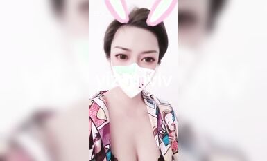 推特24萬粉騷貨『大婊姐』私密群淫語群P私拍 網紅美乳各種劇情啪啪 真人實戰 高清 (1)