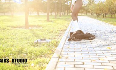 模特網鼻祖AISS愛絲鑽石VIP享有大尺度露點12部-秋之絲語