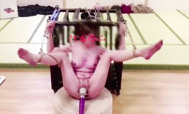 我特別喜歡看這種無助的樣子再矜持或高冷在開腿av棒的面前都會被剝離人格展露真實的自己失態且低賤即便是這種平日高傲的女生