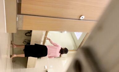 八月私房最新流出 魔手 外購精品廁拍夜總會4k女神《懟臉拍、被發現） (10)