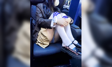 推特可愛蘿莉00後母狗『小耳朵』JK校服狗鏈露出紫薇 粉嫩美穴 噴水小榨汁機 高清 (32)