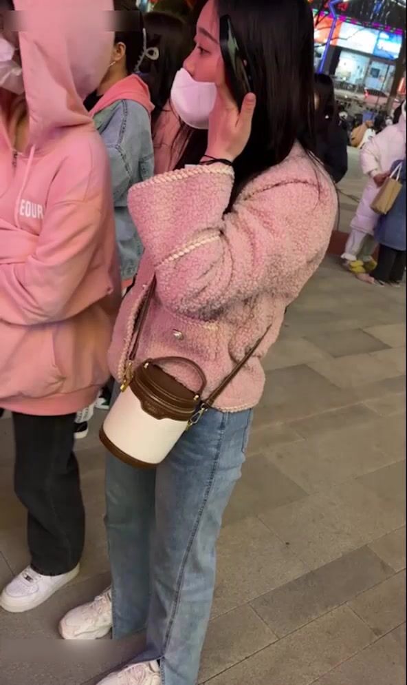 【極品稀缺 頂臀系列】HK演唱會頂小嫩妹