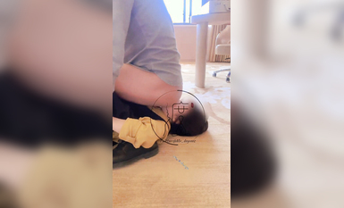 牛逼調教大神『50度先生』震撼首發 花式調教女奴 群P插針飲尿露出樣樣齊 高清 (4)