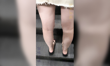 瘋狂偷拍各種小姐姐裙底 邪惡手指開啟 直接用手掀裙子抄底 超邪惡第二彈 超清4K (13)