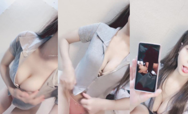 絕對的女神【金閃閃】揉奶扳穴自慰~看一眼就想射 (1)