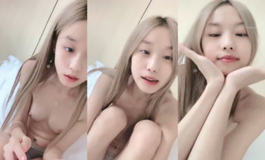 多少男生的白月光【在校大一学妹】粉嫩小穴，清纯可爱，放开那条可怜的小狗，稀疏阴毛一线天，好逼！ (2)