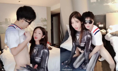 《高能預警重磅》極品身材顏值巔峰比女人還女人高冷氣質外圍TS【時詩君君】11月私拍 與金主各種玩肏互慫3P雌雄難辨直男最愛 (26)