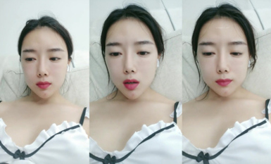 2024年新作，【甜甜小桃花】，女僕裝，白嫩小少婦，無美顏的鏡頭下也頗有幾分姿色，這黑乎乎的陰毛 (3)