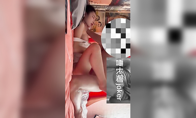 推特大神【曹長卿】6.13最新約操，穿可愛襪子的清純校花，各種姿勢操爽 嬌喘不斷 ！